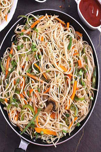 Vegetable Hakka Noodles