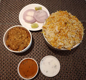 Mughalai Chicken Biryani
