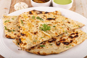 Stuffed Onion Kulcha