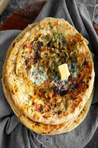 Stuffed Cottage Cheese Kulcha