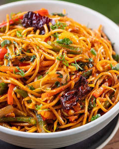Vegetable Burnt Garlic & Coriander Noodles