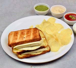 Eggs, Chicken Salami & Cheese Sandwich [3 Layer]