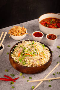 Veg Hakka Noodles