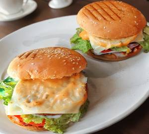 Cheese chipotle burger