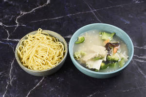 Veg Cantonese Gravy Noodles