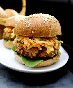 Coleslaw Veg Burger