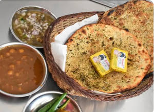 Special Naan and Channa (2pcs)