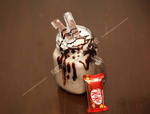 Kit Kat Shake
