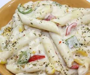 White Creamy Sauce Pasta 