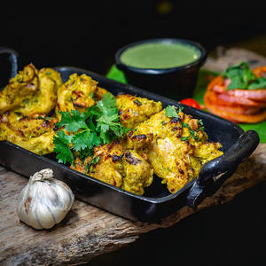 Lehsuni Dhaniya Murgh