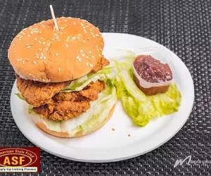 Jumbo Chicken Burger