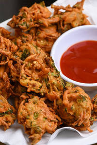 Aloo pyaaz pakoda