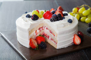 Strawberry Fresh Cream Cake