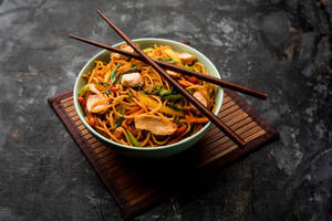 Chicken schezwan noodles