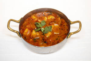 Aloo Pyaaz Ki Sabji In Home Style Gravy