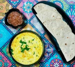 4 Roti with Choki Dahi Chutney