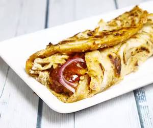 Egg Spicy Paneer Roll