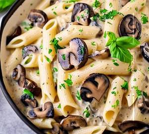 Mushroom White Sauce Pasta (Penne)