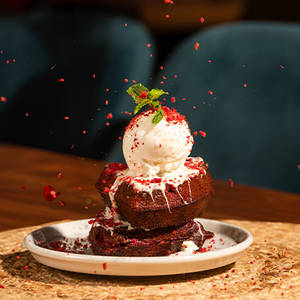 Red Velvet Crunchy Waffle