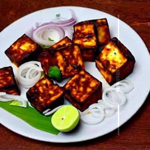 Paneer In Hot & Garlic Sauce