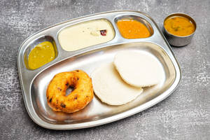 Idli (2 Pieces) + 1 Gari