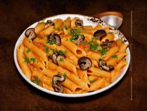 Mushroom Red Sauce Pasta (Penne)