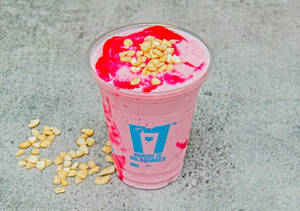 Strawberry Nuts       Thickshake