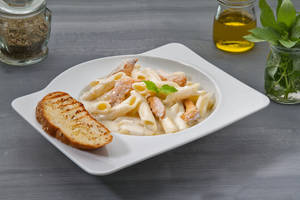 Alfredo Chicken Pasta [350 Gms]