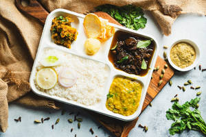 Old Rum Masala Chicken Curry Thali