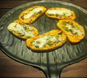 Chilli Cheese Garlic Bread