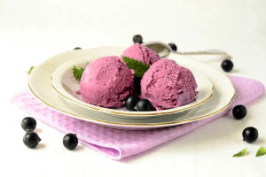 Black current ice cream