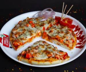 Chilli Paneer Pizza