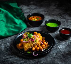 Chole Aloo Tikki Chaat