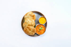 Mutter Poori With Aloo Raseela ( No Onion / Garlic )