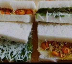 Butter cheese jam slice