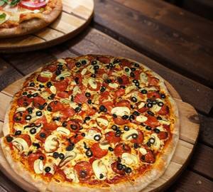 Mushroom, black olives pizza