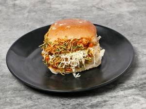 Gujarati Cheese Dabeli (1 Pc)