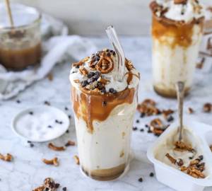 Crunchy Caramel Shake