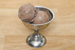 Chocolate Ice Cream (2 Scoops)
