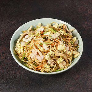 Mixed Chilli Garlic Noodles