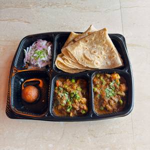 Maharashtrian Chapati Meal Veg
