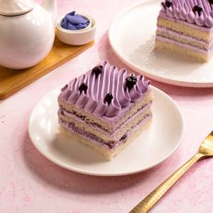 Glazing Blueberry Pastry 