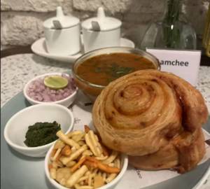 Aamchee Thecha Rolls With Misal