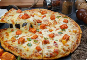 Tandoori Paneer Tikka Pizza (8 Inches)