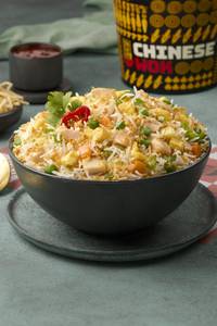 Chicken Burnt Garlic Fried Rice - Half (500 ml)