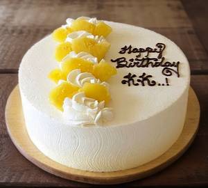 Fresh pineapple cake
