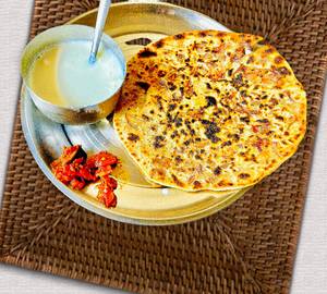 Pyaz paratha with pickle and curd           
