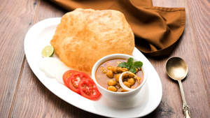 Chole Bhature [2 Bhature + 250 Grams Chole]