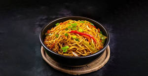 Hakka Noodles - Veg