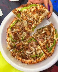 Chicken & Capsicum Pizza